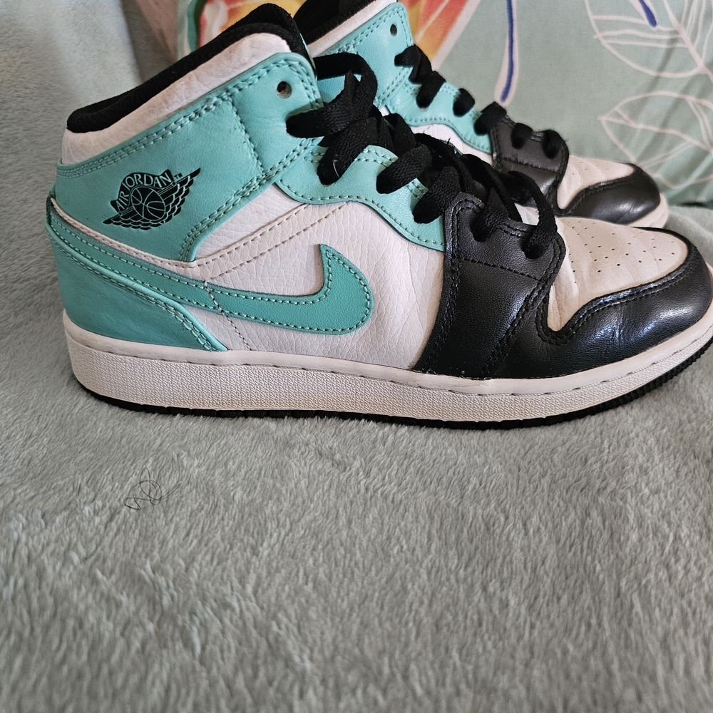 Air Jordan 1 Mid Basketball Shoes In Tropical Twist Youth Size 4.5 - Picture 2 of 14